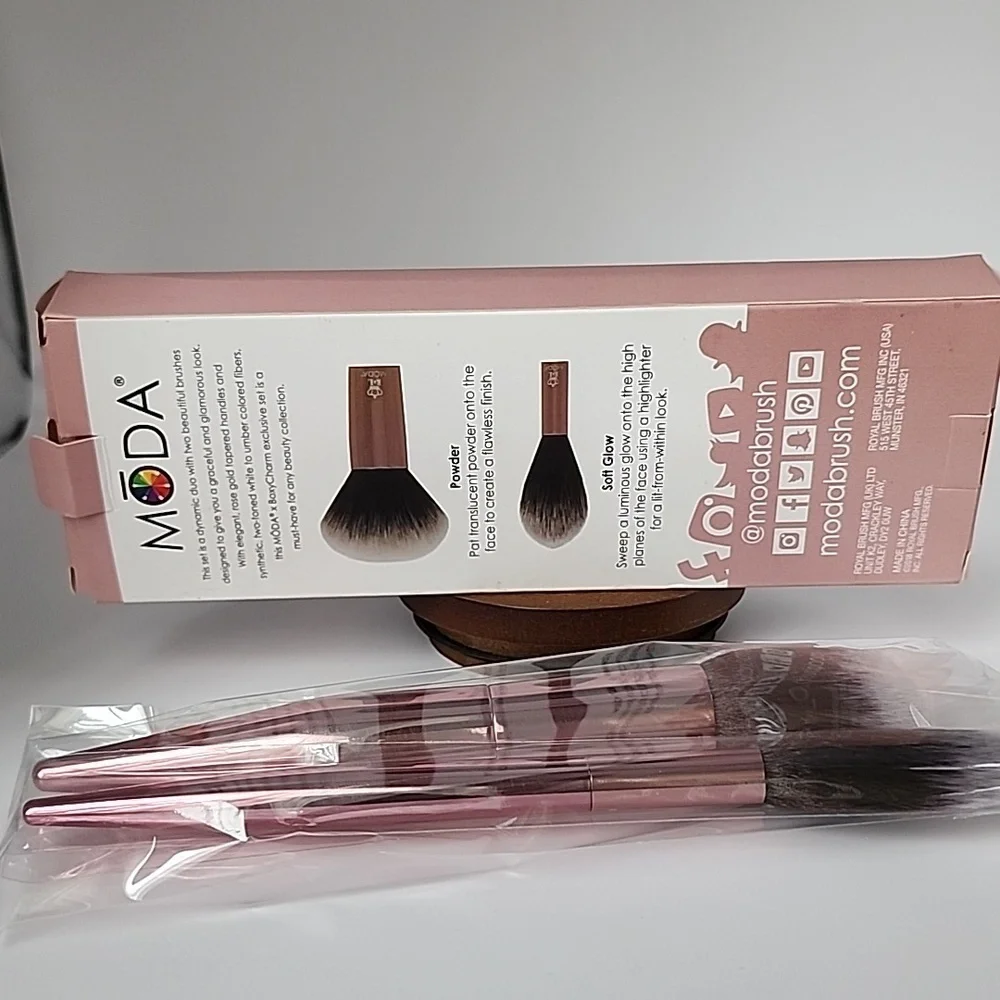 Moda Powder + Soft Glow Brush Set in Rose Gold